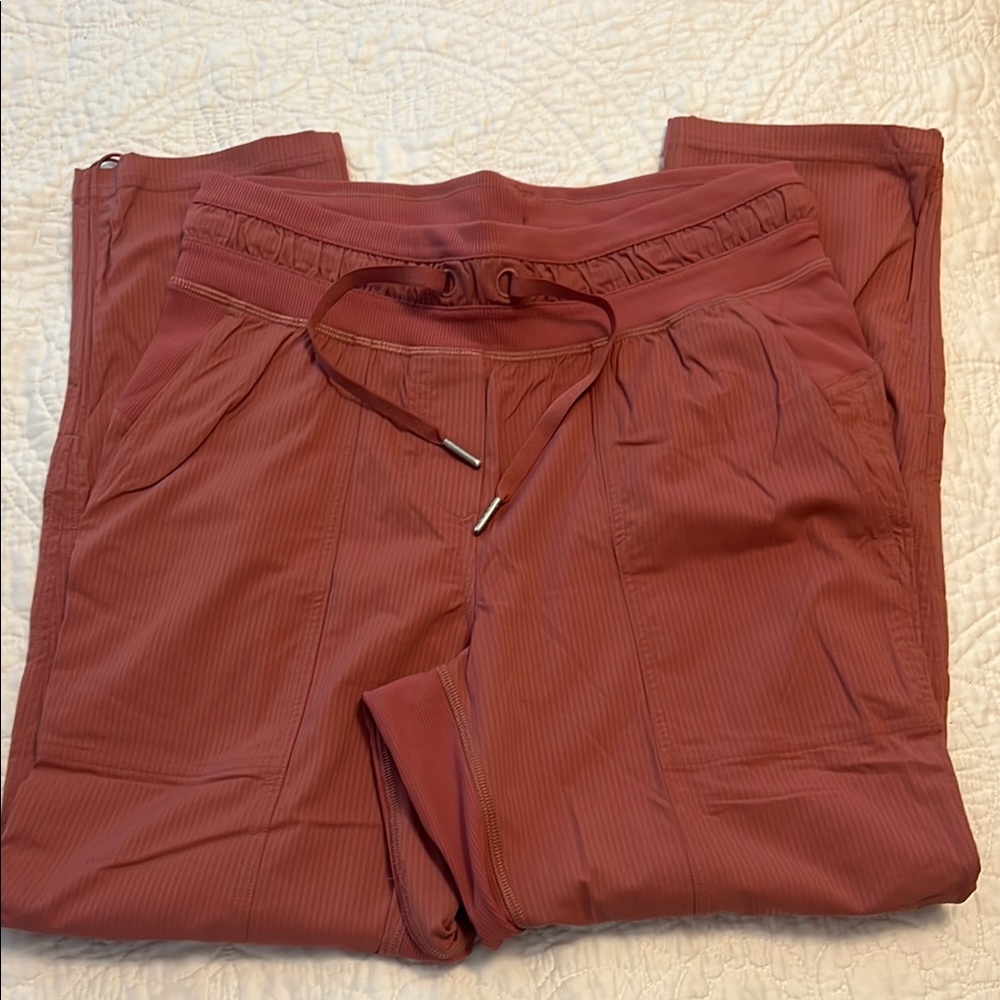 Lululemon Dance Studio Crop